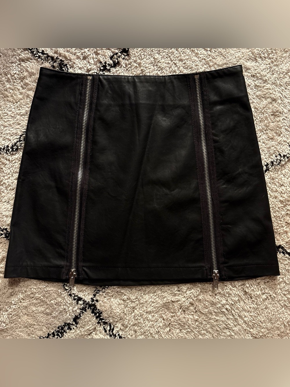 Forever 21 Black Faux Leather Mini Skirt with Dual Silver Zippers with Tags